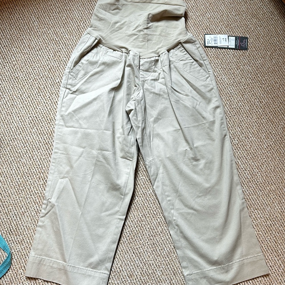 NWT Oh Baby size medium khaki tan capris maternity